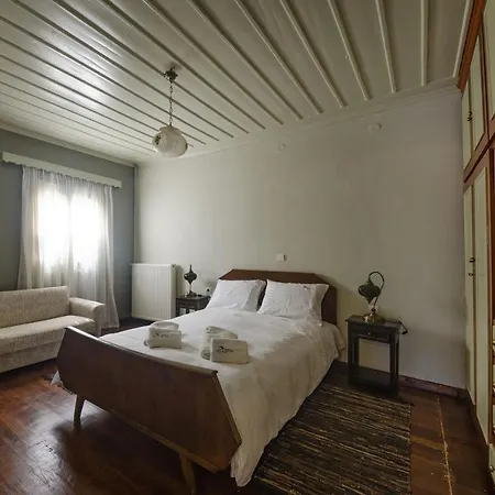 Ev Zin Mouria Nyaraló Leonídio