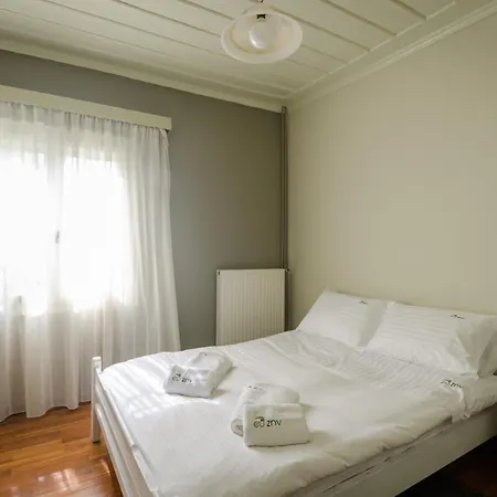 Ev Zin Mouria בית נופש *