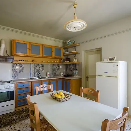 Ev Zin Mouria * Leonídio